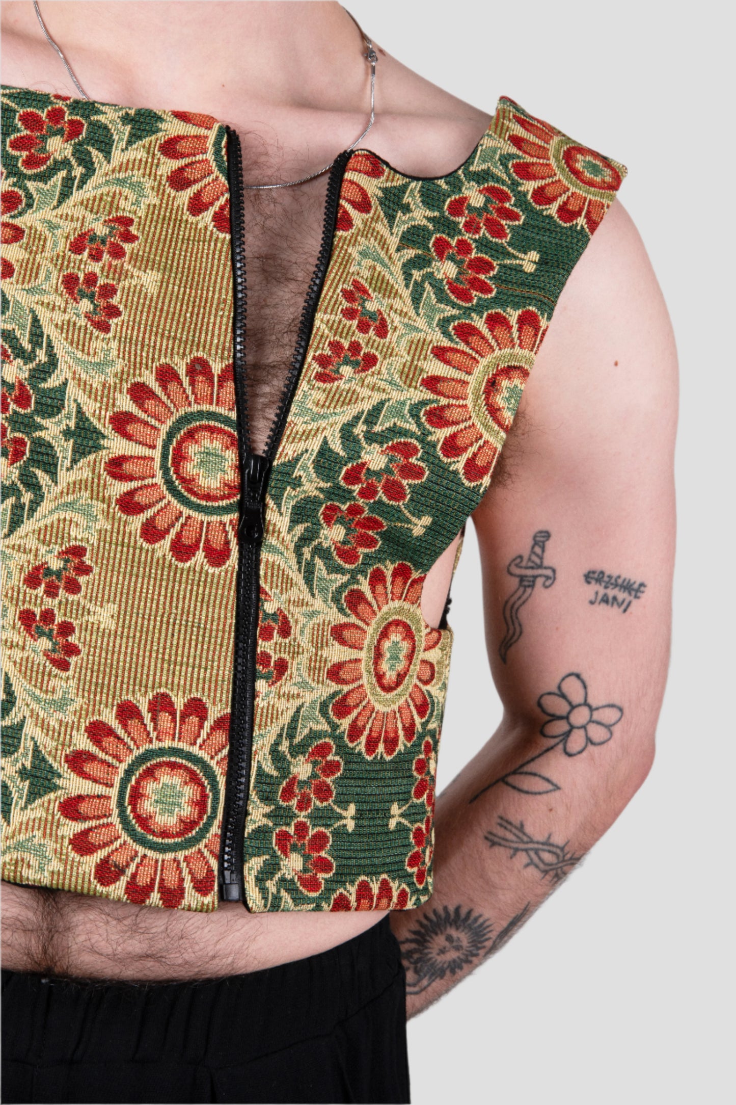 DAISY_vest