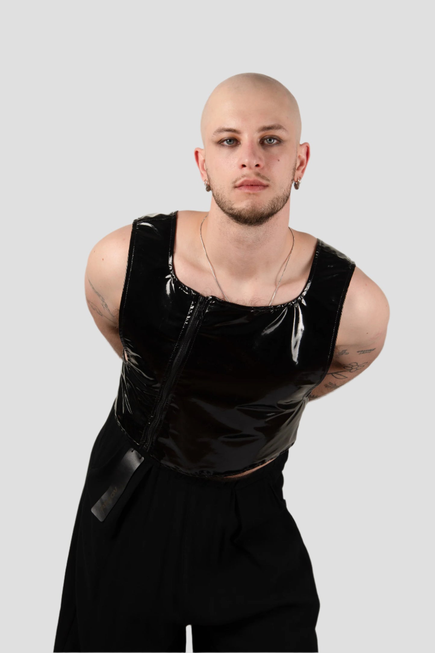 LACQUER_vest